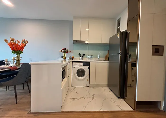 Astra Sky River 2 Bedroom Rooftop Swimming Pool Gym City Centre